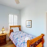 Ocean Boulevard 802