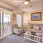 Isle Of Palms Beachfront Condo With Balcony And Pool!