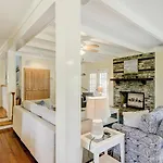 Under The Oaks - Island Living At Its Best