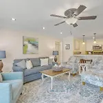 Lagoon Villa 9 - Superb Villa By Pool! Short Walk To Beach