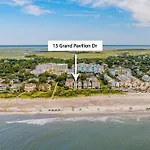 Grand Pavilion 15 - Oceanfront Home! Pool Pass