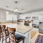 Palm Boulevard 2403 - Upstairs