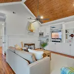 1 Palm Court