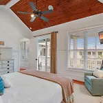 1 Palm Court