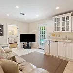 411 Carolina Blvd