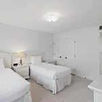 10C Seagrove Villa