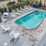5 Edgewater Aly