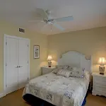 1010 Ocean Palms 103