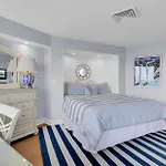 204 B Port O Call By Avantstay Beachfront Condo