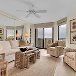 303A Shipwatch By Avantstay Ocean View Shared Pool Boardwalk To Beach
