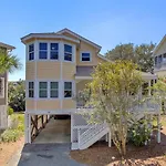 72 Pelican Bay Avantstay Community Pool Decks