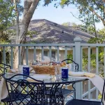 Conch Cottage By Avantstay Walk To Beach Deck Fireplace Outdoor Dining