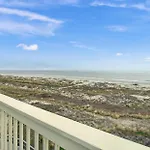 A Finer View By Avantstay Ocean Views Beachfront Living Shared Pool