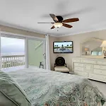 A Finer View By Avantstay Ocean Views Beachfront Living Shared Pool