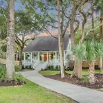 Southern Oasis By Avantstay 0.5Mi Walk To The Beach Pool Patio Large Yard