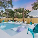 Southern Oasis By Avantstay 0.5Mi Walk To The Beach Pool Patio Large Yard