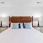 10C Seagrove Villa