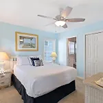 17 Pelican Bay