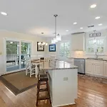 411 Carolina Blvd