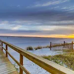 7B Seagrove Villa