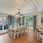 8 53Rd Avenue