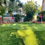 2807 Palm Blvd