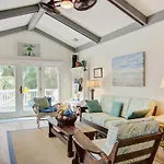 Carolina Boulevard 130