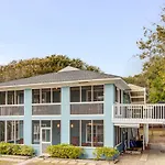 Palm Boulevard 2403 - Downstairs