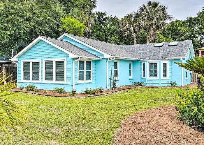 Beachy Isle Of Palms Home 1 Block To Coast!