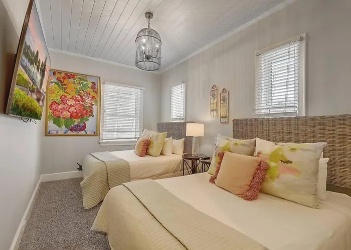 Grand Pavilion 15 - Oceanfront Home! Pool Pass