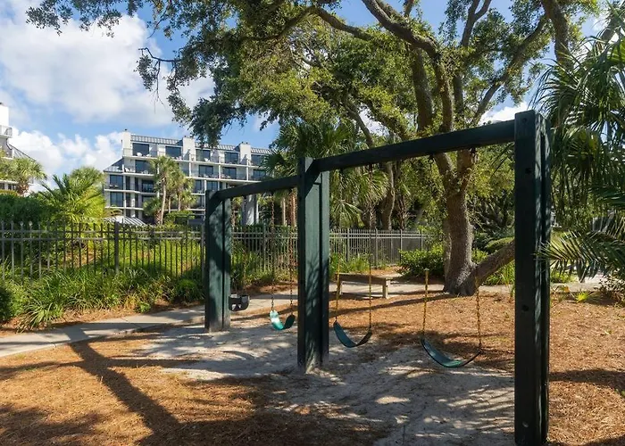 Shipwatch 418 - Luxury Oceanfront Penthouse In Isle Of Palms