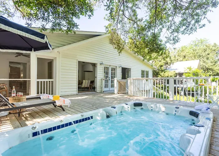 Cast Away By Avantstay Stunning Modern Home Near Beach W Two Kitchens