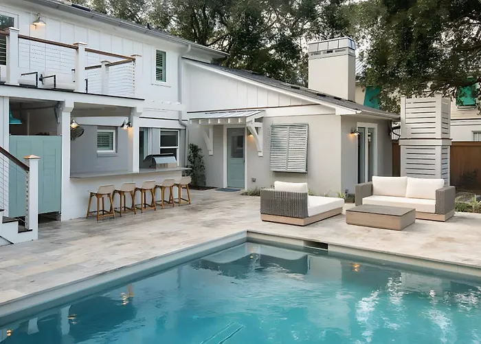 3405 Cameron By Avantstay Pool Outdoor Kitchen