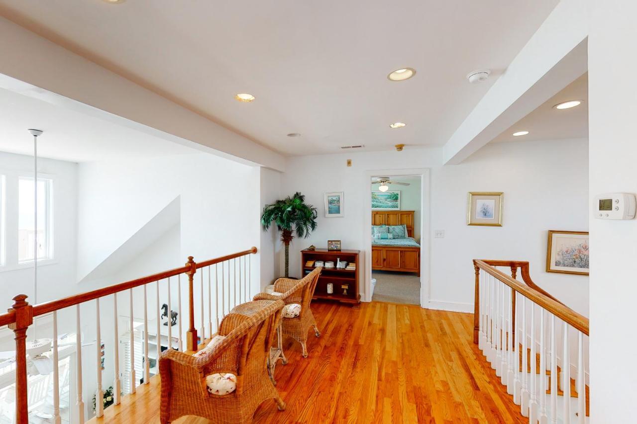 Ocean Boulevard 802
