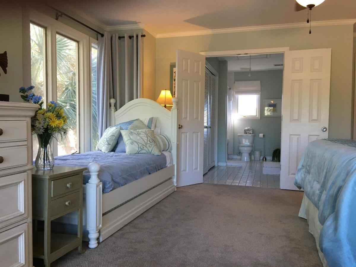 Elegant 3 Bedroom 3 Ba Wild Dunes Gated With 2 Golf Courses, And Pool Villa Isle of Palms