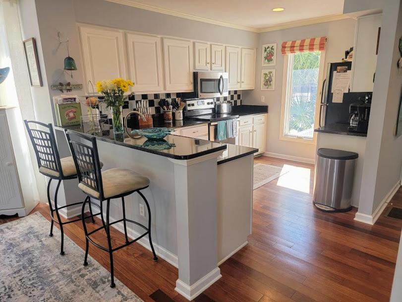 Elegant 3 Bedroom 3 Ba Wild Dunes Gated With 2 Golf Courses, And Pool * Isle of Palms