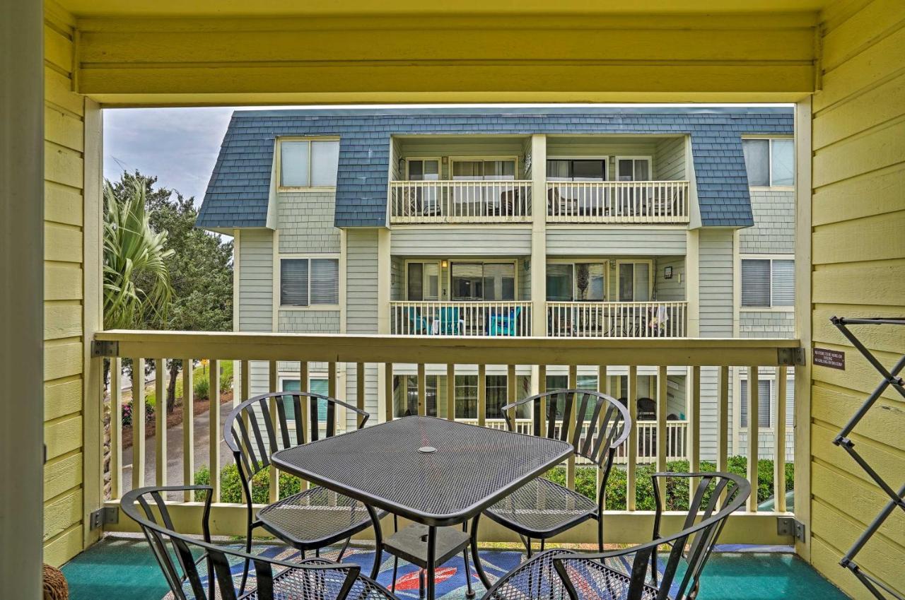 Apartment Coastal With Pool Access - Walk To Beach! Isle of Palms