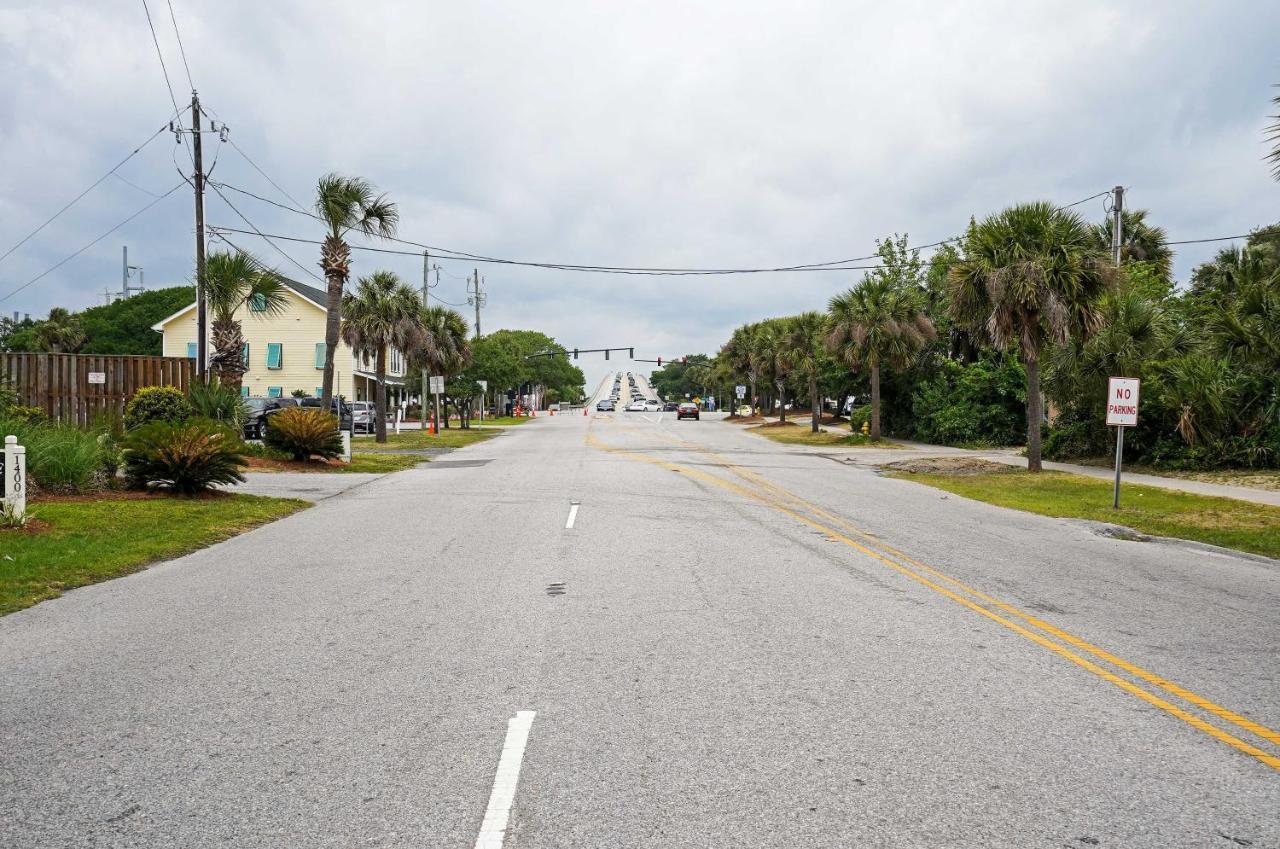 Coastal With Pool Access - Walk To Beach! * Isle of Palms