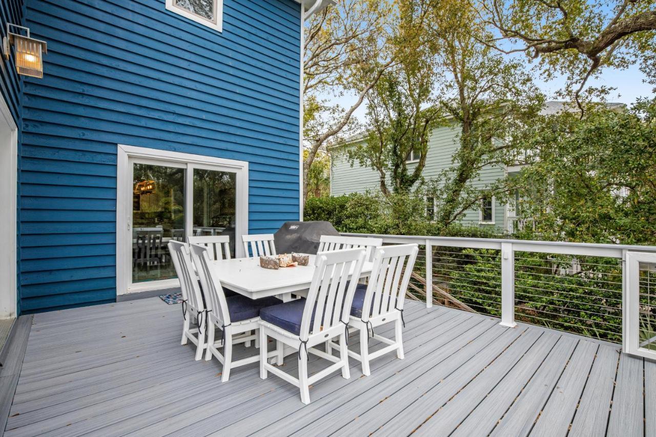 5 Edgewater Aly