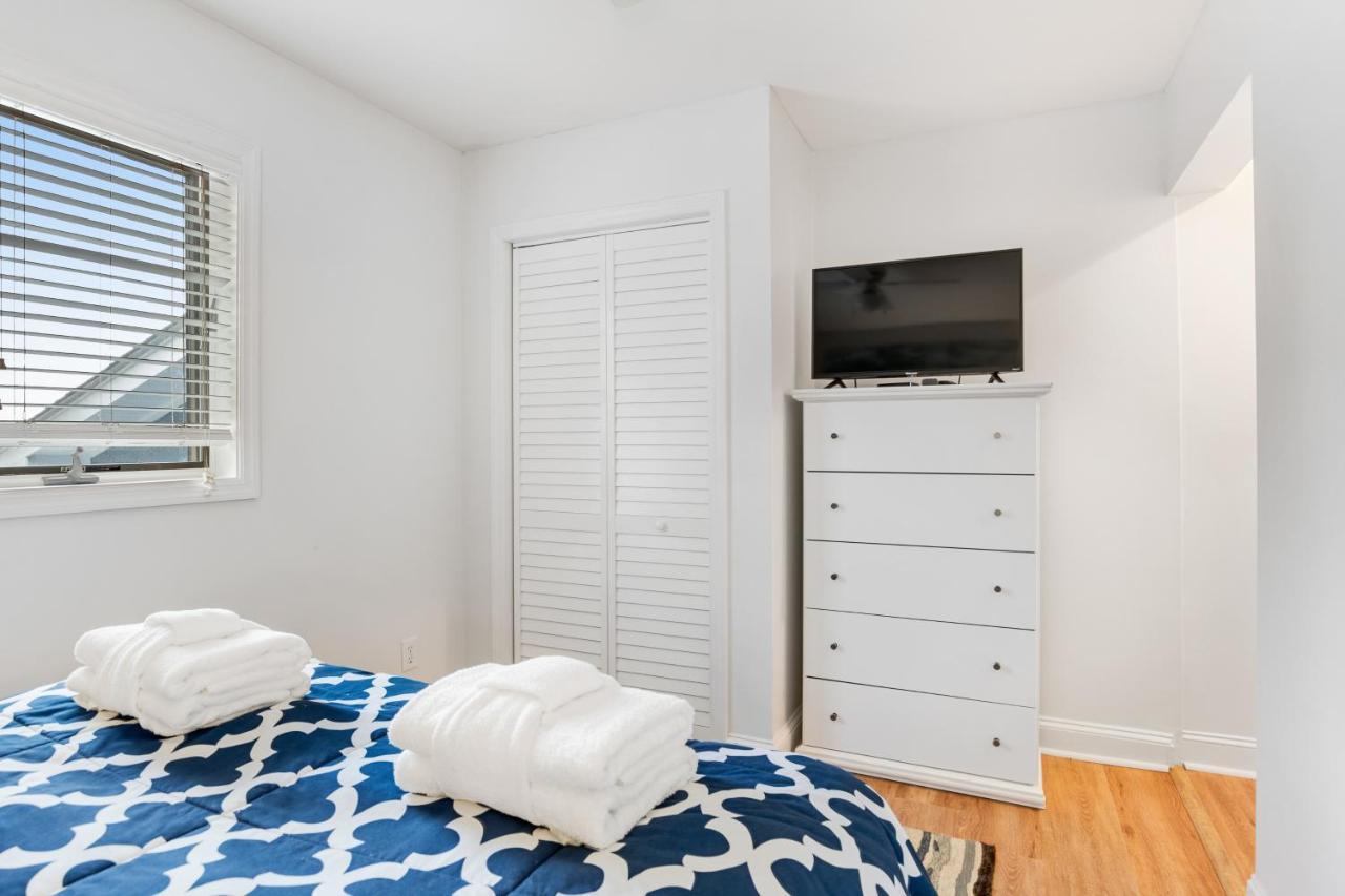 5 Edgewater Aly