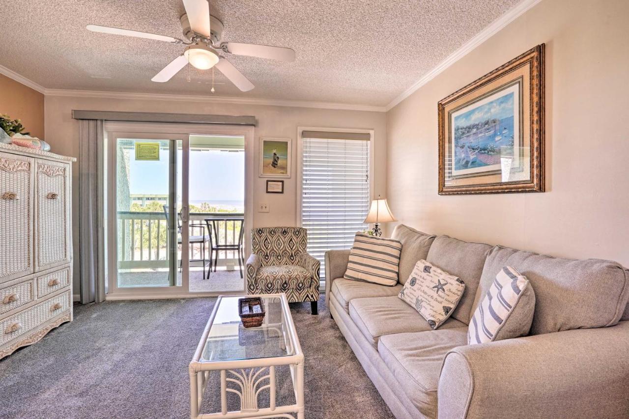 Beachfront With Balcony And Pool! *