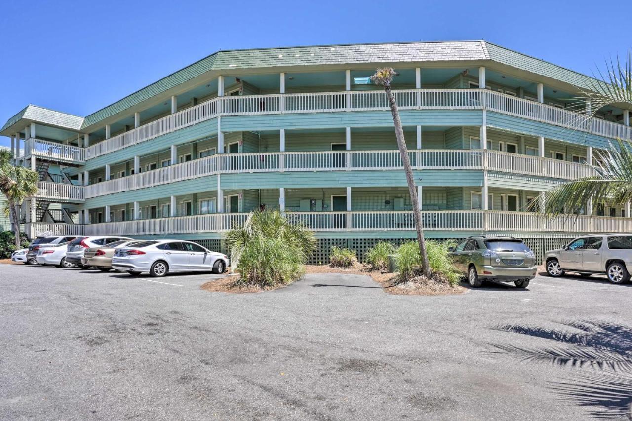 Beachfront With Balcony And Pool! Apartment *
