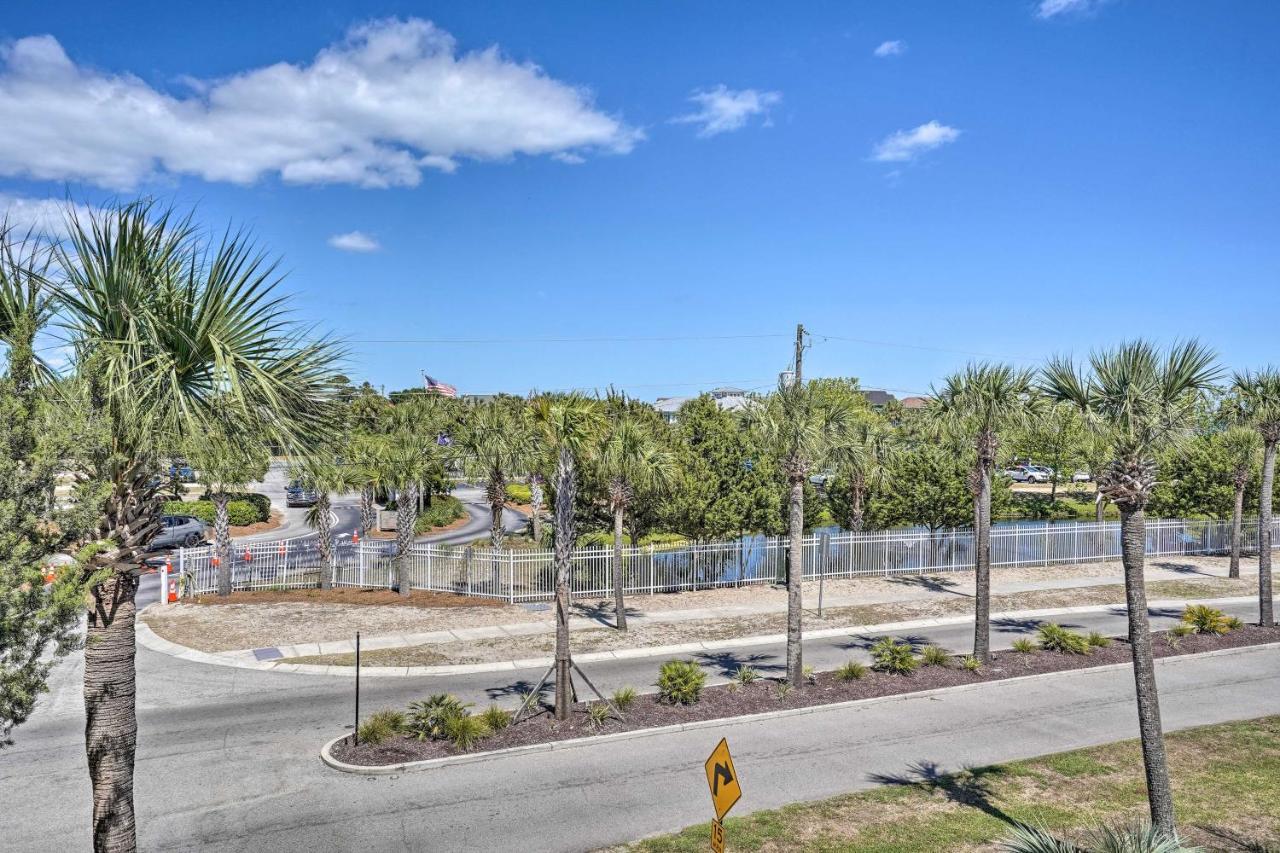 With Pool Access Walk To Beach! Apartment *