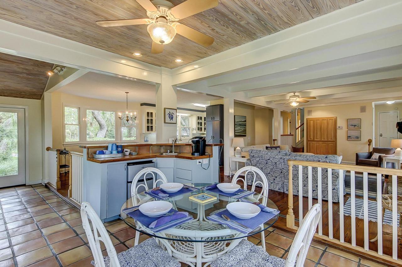 Holiday home Under The Oaks - Island Living At Its