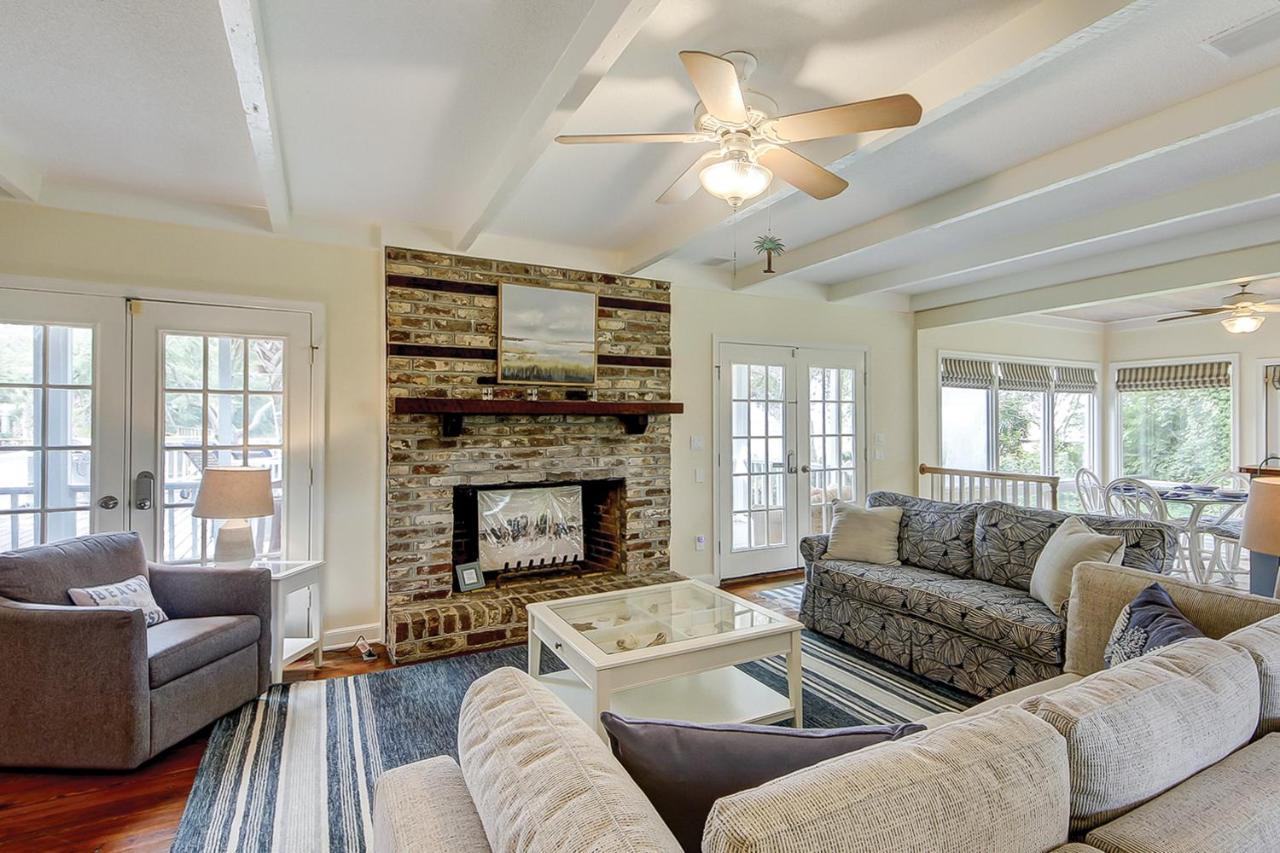 Under The Oaks - Island Living At Its Holiday home *