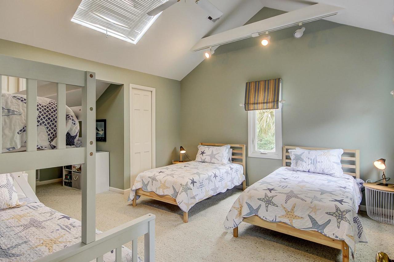 Under The Oaks - Island Living At Its Isle of Palms