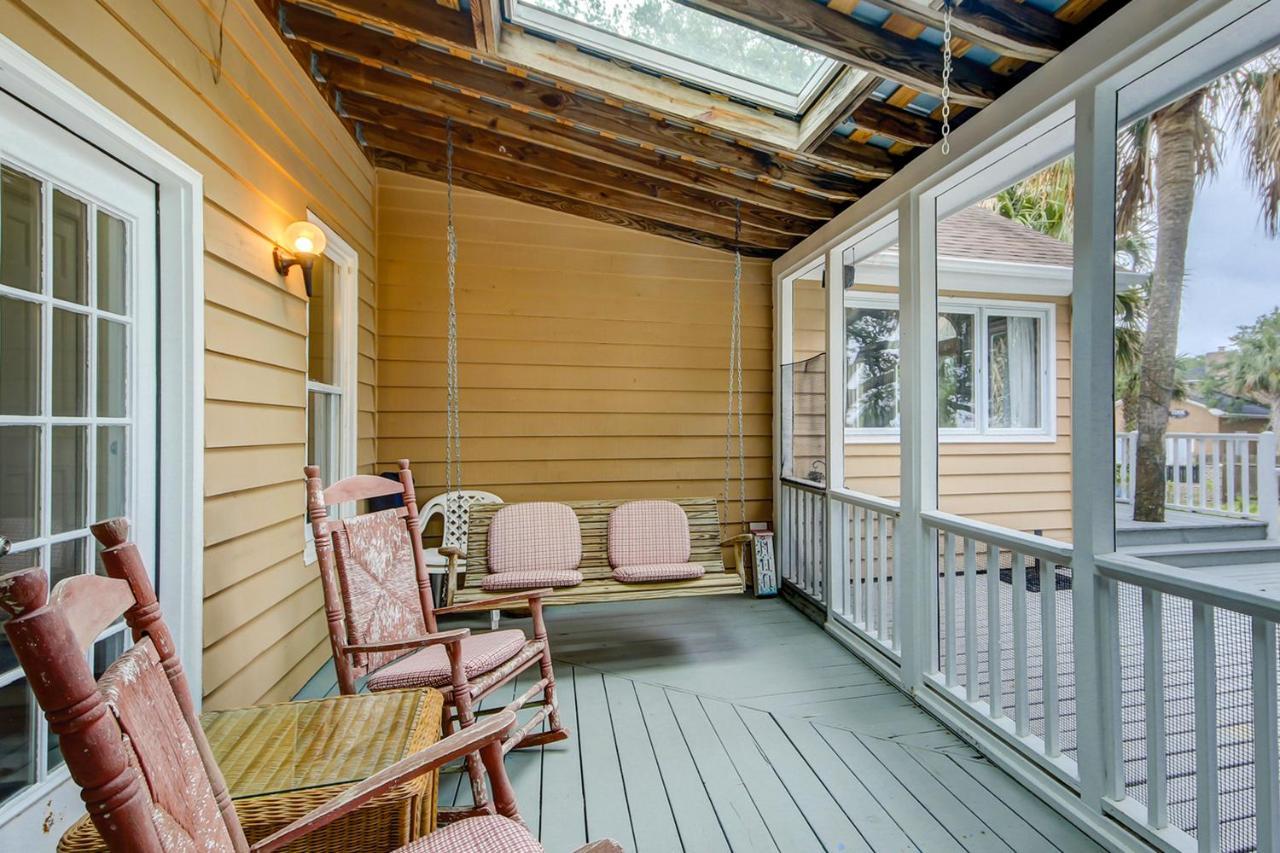 Under The Oaks - Island Living At Its Holiday home Isle of Palms