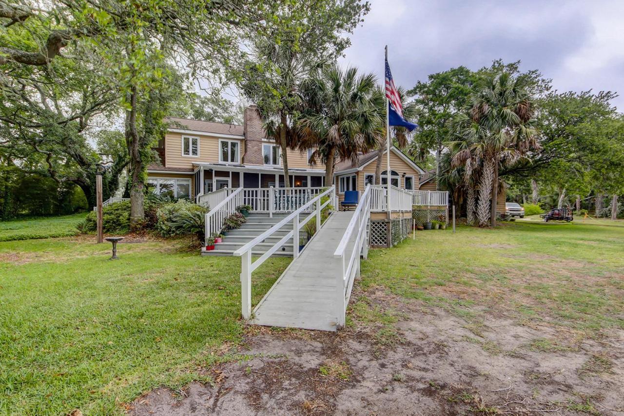 Holiday home Under The Oaks - Island Living At Its *