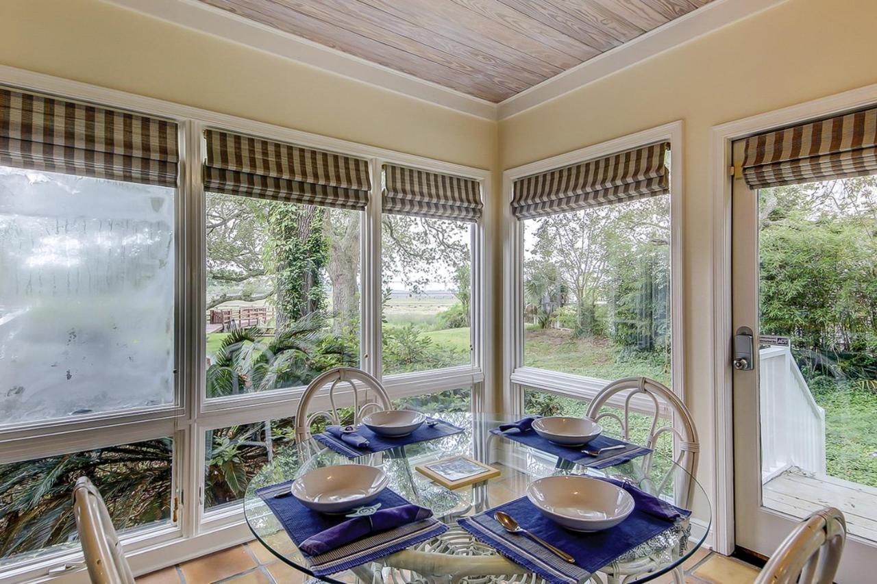 Under The Oaks - Island Living At Its Holiday home *