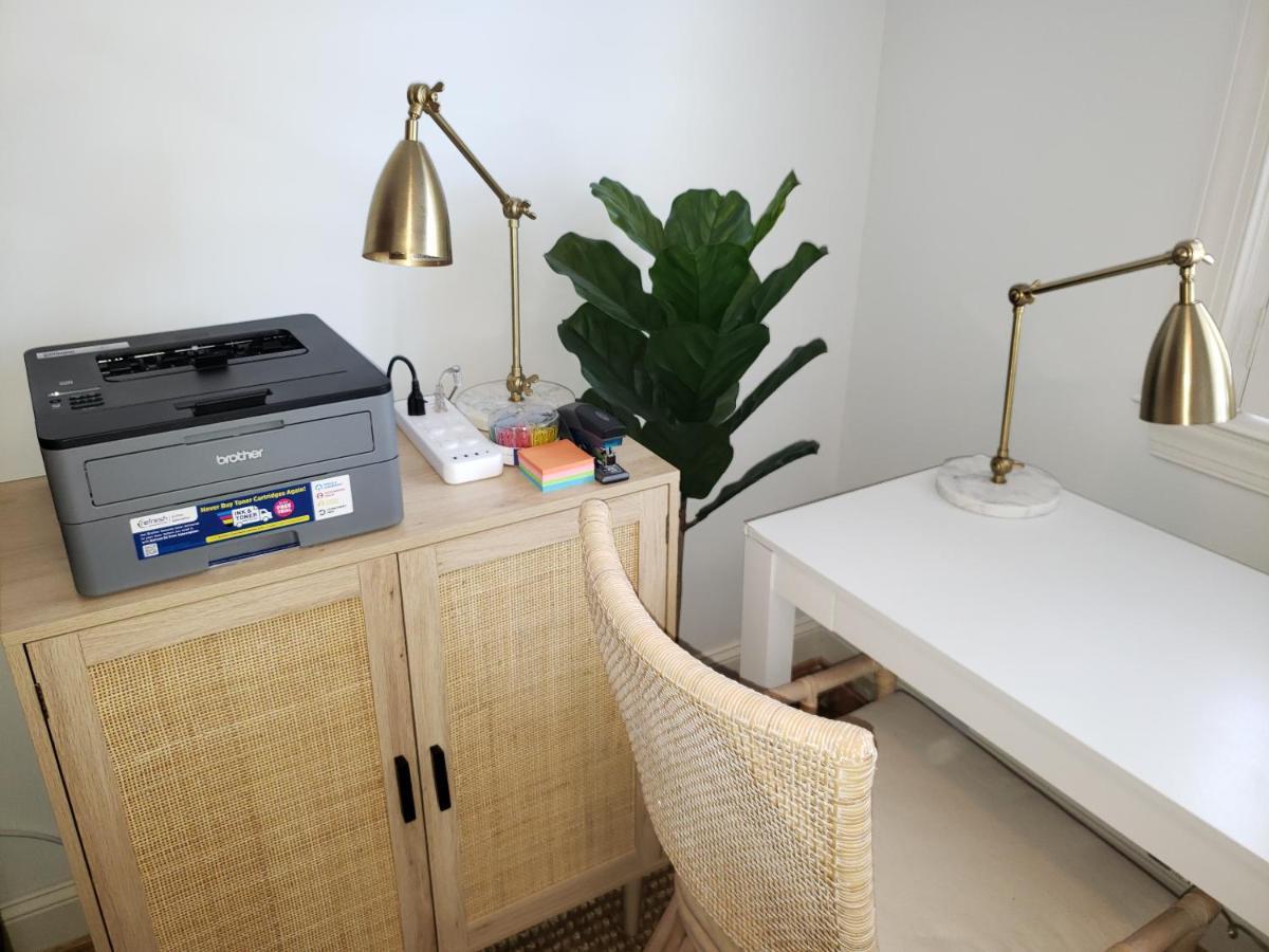 Backyard Oasis- Steps 2 Beach, Private Pool & Bar, Sleeps 16, 7 Bedrooms 5 And A Half Bathrooms 